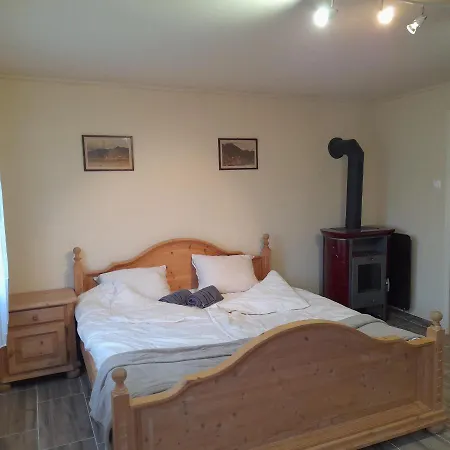 Holiday home Orsegi Kistuecsoek Vendeghaz Hegyhatszentmarton