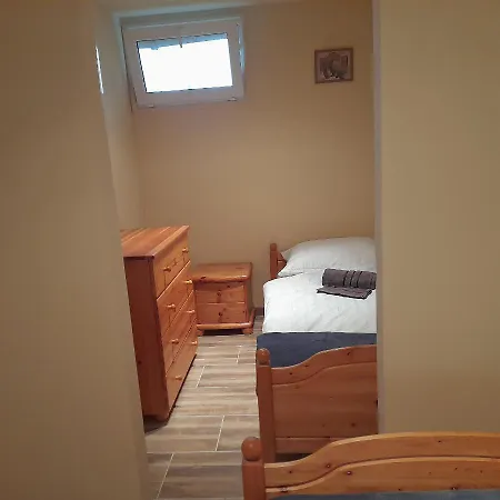 Orsegi Kistuecsoek Vendeghaz Holiday home Hegyhatszentmarton