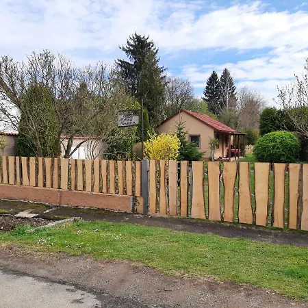 Orsegi Kistuecsoek Vendeghaz Holiday home Hegyhatszentmarton