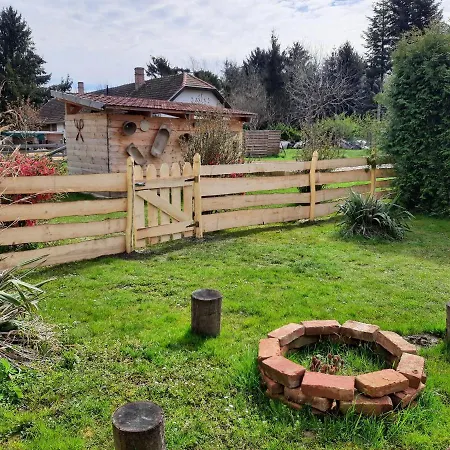 Holiday home Orsegi Kistuecsoek Vendeghaz Hegyhatszentmarton